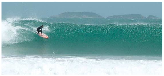 surf em Buzios RJ Brasil